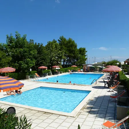 Apartment 110 - Trilocale Al Piano Terra Al Pineta Di Fronte Piscina Vicino Al Mare Inclusa Nel Prezzo